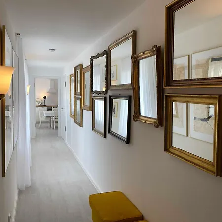 Strandlaeufer Mit Meerblick Und Balkon *