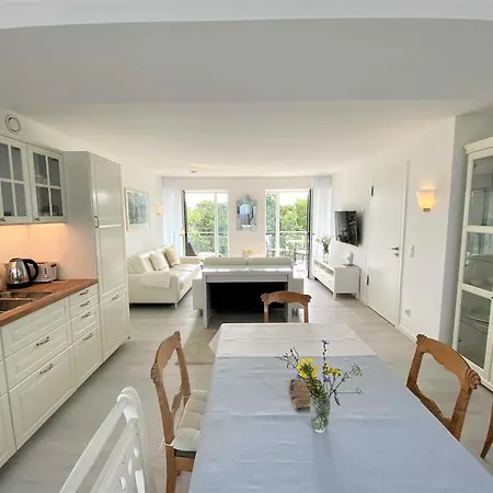 Appartement Strandlaeufer Mit Meerblick Und Balkon Binz